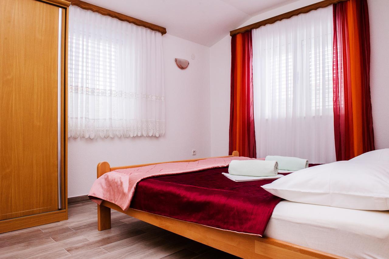 Apartments Mila Marina Exterior photo